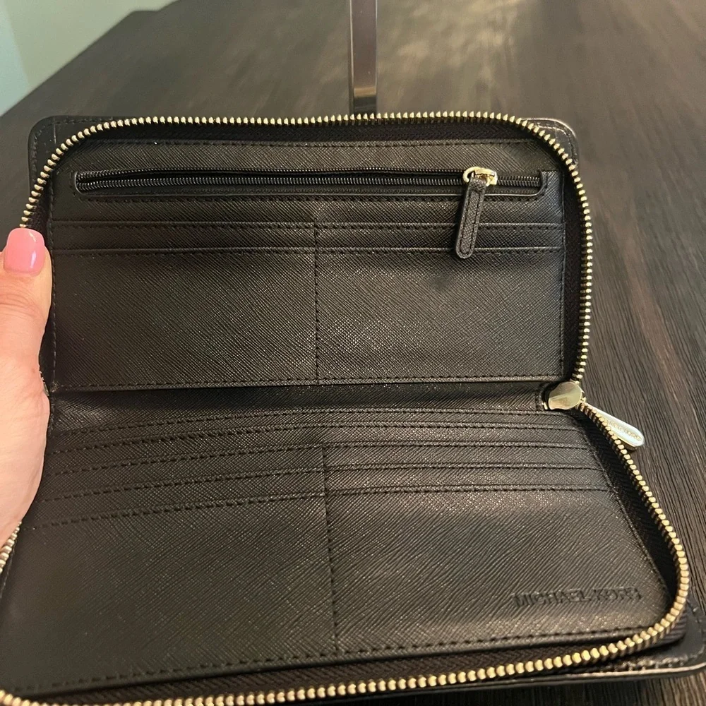 Michael Kors Hamilton Wallet